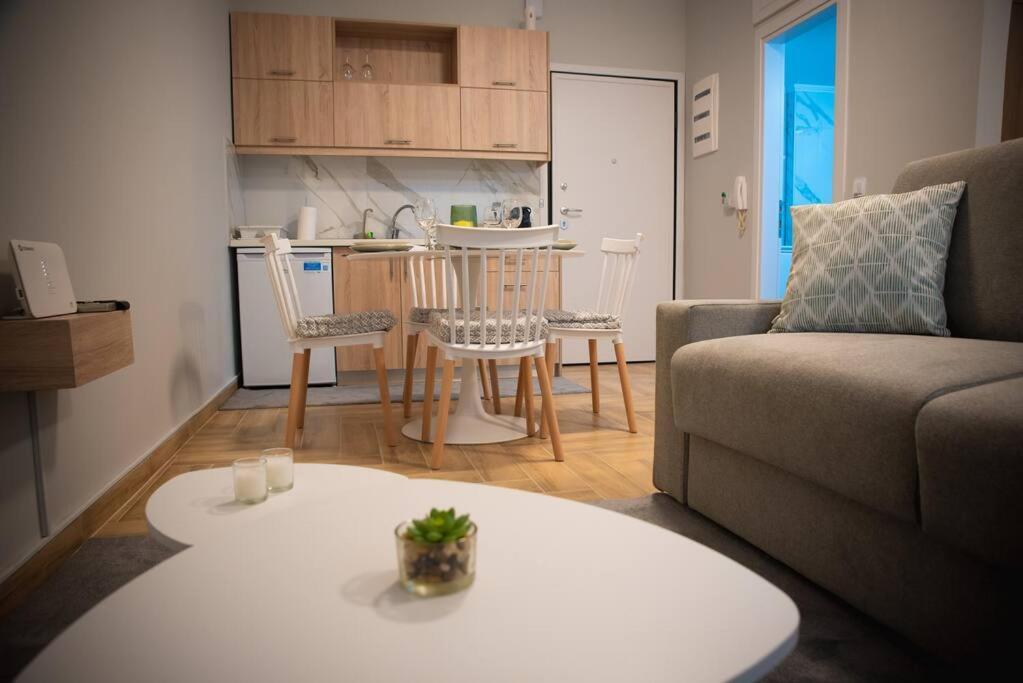 Irresistable Studio In The Heart Of ซานธี ภายนอก รูปภาพ